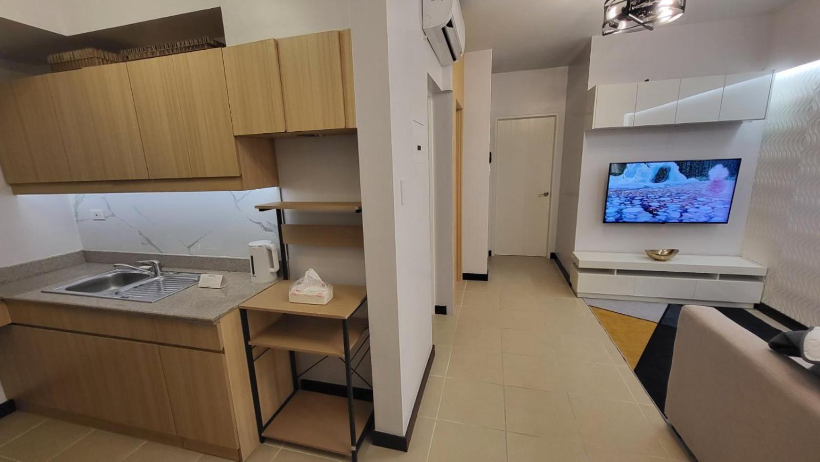 The Atherton- Spacious Modern Condo Unit In Paranaque Near The Airport, Makati, Bgc And Highways Paranaque City Экстерьер фото