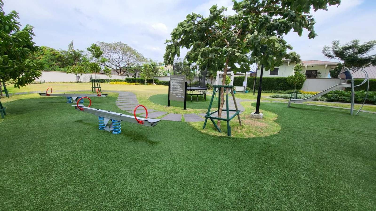 The Atherton- Spacious Modern Condo Unit In Paranaque Near The Airport, Makati, Bgc And Highways Paranaque City Экстерьер фото