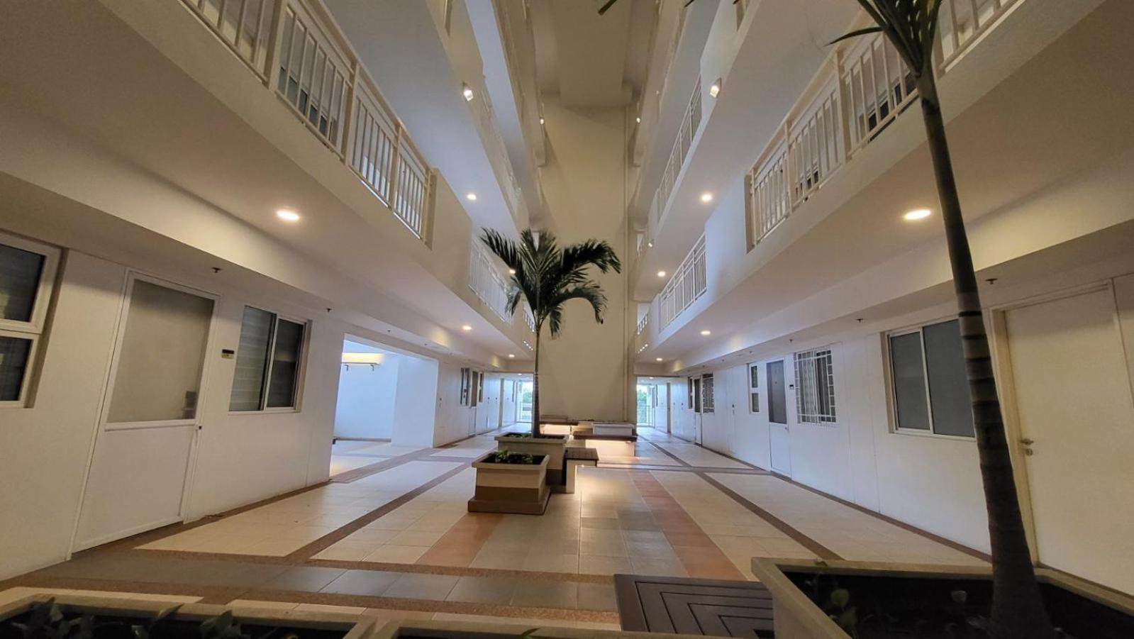 The Atherton- Spacious Modern Condo Unit In Paranaque Near The Airport, Makati, Bgc And Highways Paranaque City Экстерьер фото